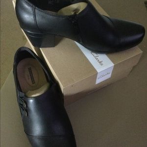 Clarks Ladies Black Booties 9W